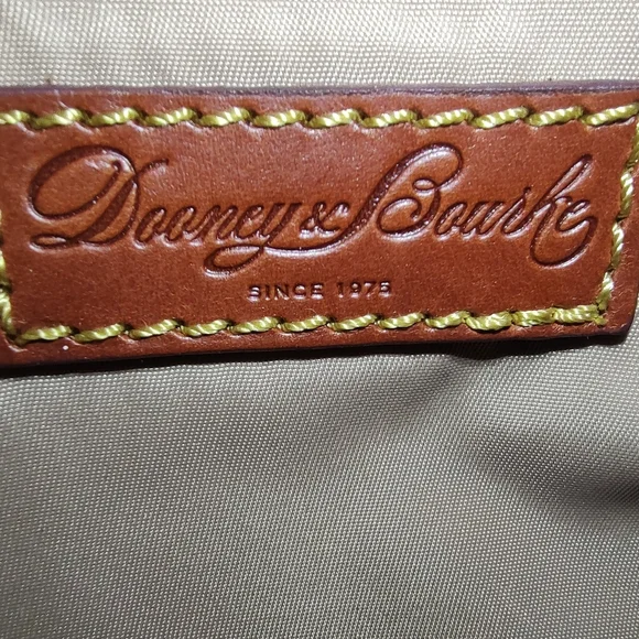 Dooney & Bourke nylon crossbody bag EUC - Picture 7 of 10